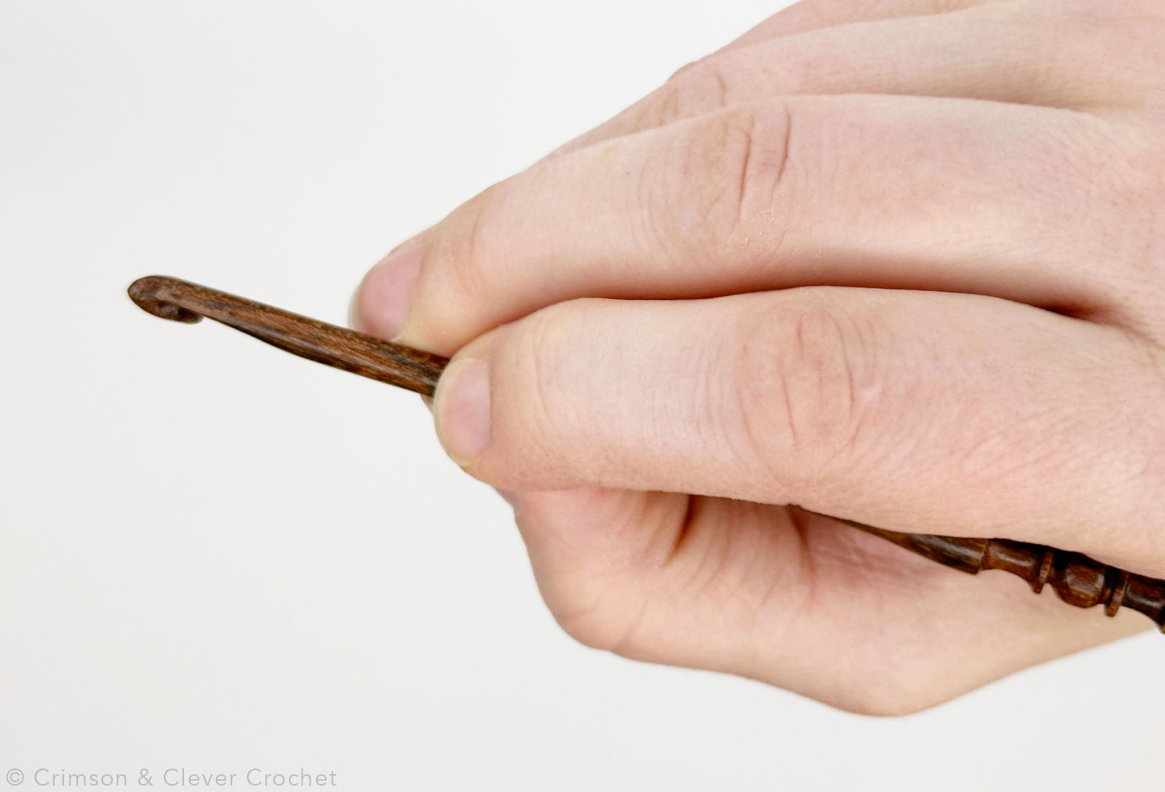 How To Hold A Crochet Hook: Pencil Grip